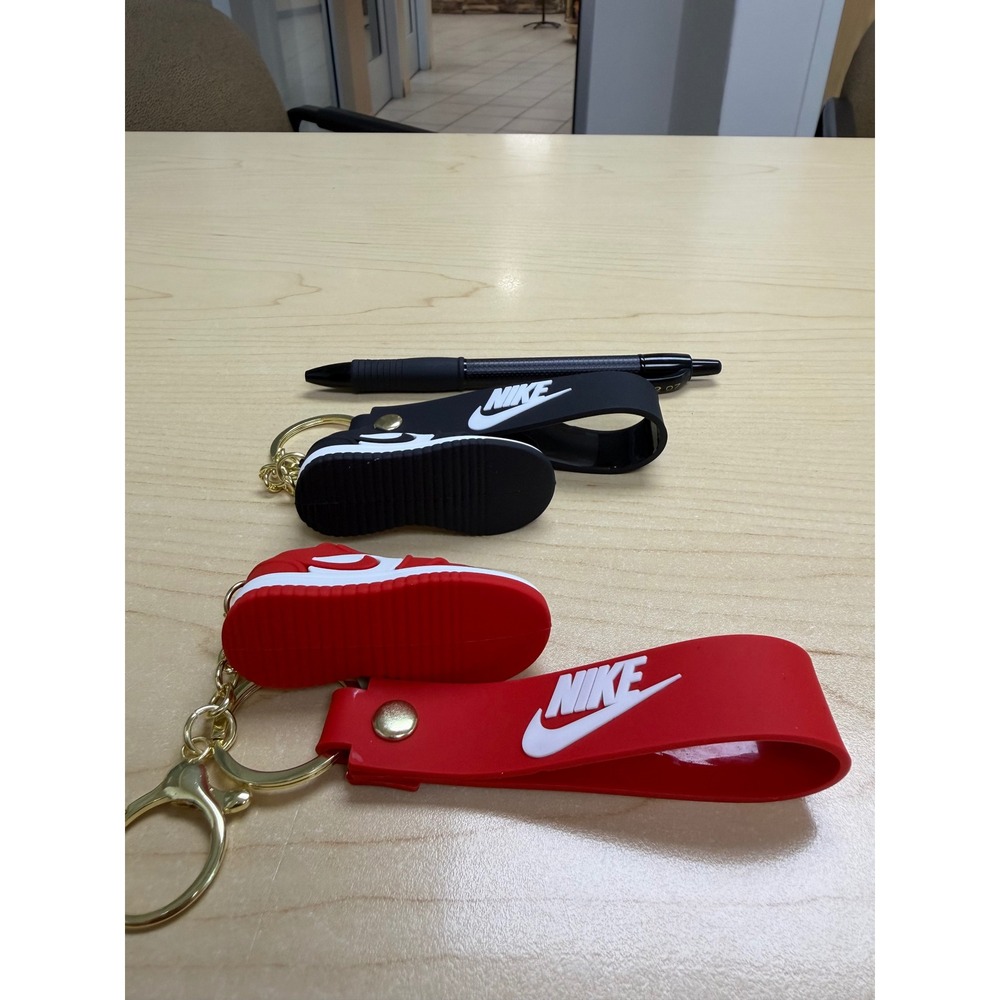 Nike Sneaker Keychain Set 2pc 3D Mini Shoe Wristlet Black Red White Accessory - Picture 3 of 3